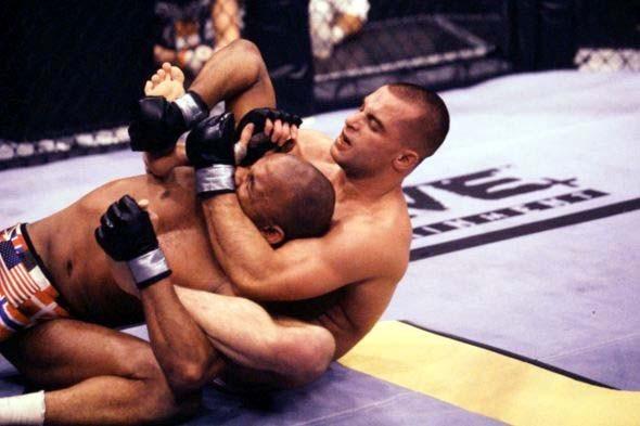 Matt Serra vs Shonie Carter (Photo credit: UFC archives)