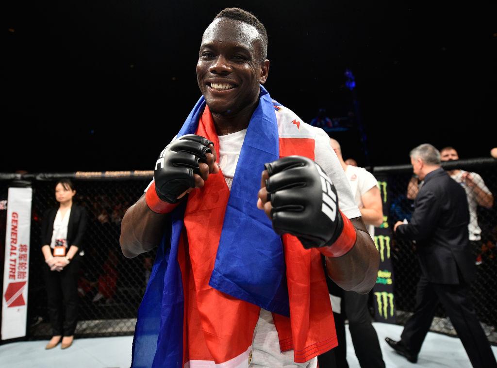 <a href='../fighter/Ovince-St-Preux'>Ovince Saint Preux</a> celebrates his submission victory over <a href='../fighter/Yushin-Okami'>Yushin Okami</a> of Japan in their light heavyweight bout during the <a href='../event/UFC-Silva-vs-Irvin'>UFC Fight Night </a>event inside the Saitama Super Arena on September 22, 2017 in Saitama, Japan. (Photo by Jeff Bottari/Zuffa LLC)“ align=“center“/><strong>SAINT PREUX vs OKAMI</strong><p>Of the five Von Flue choke submissions scored in UFC history, light heavyweight contender Ovince Saint Preux now has three of them, with the third taking place in the UFC Fight Night main event at Saitama Super Arena as he finished Yushin Okami in the first round.</p><p>“I was a little shocked when he grabbed my head,” said the No. 6-ranked Saint Preux. “Typically, when somebody grabs my head, that’s my go-to move.”</p><p>And it’s a tough one to beat.</p><p>Okami (34-11) shot for a takedown as the bout began, but Saint Preux (21-10) stuffed the attempt and the two went to the mat. OSP worked for his opponent’s neck briefly as he tried to improve his position, but when Okami went for his opponent’s neck, Saint Preux set up his signature Von Flue choke and within seconds, the fight was over, with referee Leon Roberts halting the bout at the 1:50 mark of the opening round.</p><p>Former middleweight title challenger Okami, a late replacement for the injured Mauricio “Shogun” Rua, was making his first UFC appearance since 2013</p><p><strong>ANDRADE vs GADELHA</strong></p></div><blockquote class=