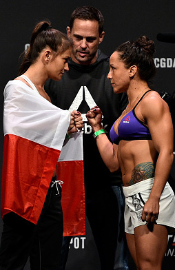 (L-R) Karolina Kowalkiewicz of Poland and Jodie Esquibel face off during the UFC Fight Night Weigh-in inside Ergo Arena on October 20, 2017 in Gdansk, Poland. (Photo by Jeff Bottari/Zuffa LLC)