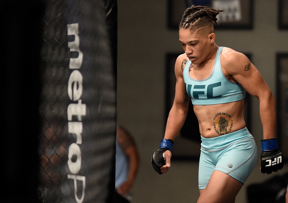 Sijara Eubanks, the No. 12 seed, attempts to complete the upset over Roxanne Modafferi in the semifinals of The Ultimate Fighter