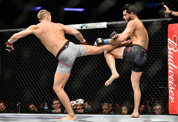 NEW YORK, NY - NOVEMBER 04: Stephen Thompson lands a kick against Jorge Masvidal in their welterweight bout during the UFC 217 event at Madison Square Garden on November 4, 2017 in New York City. (Photo by Jeff Bottari/Zuffa LLC)