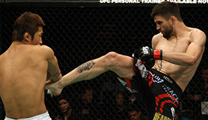 (R-L) Condit kicks <a href='../fighter/Dong-Hyun-Kim'><a href='../fighter/dong-hyun-the-mestro-kim'>Dong Hyun Kim</a></a> during <a href='../event/UFC132'>UFC 132 </a>on July 2, 2011 in Las Vegas, NV. (Photo by Donald Miralle/Zuffa LLC)“ align=“right“/> “I love and I hate fight week,” he said. “I hate it because it’s tough. There’s a lot of anxiety and emotional ups and downs, but I also love it because getting through that and then getting to the fight and doing it, it’s what I love to do. If I love anything on this Earth other than hanging out with my kids and being a dad, being a fighter is what I’m here for.”</p><p>Some wondered whether he would make that walk again after his loss to <a href=