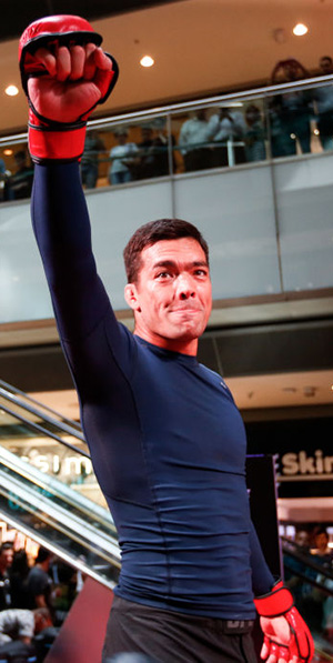 Machida practices during the Open Workouts on October 25, 2017 in Sao Paulo, Brazil. (Photo by Alexandre Schneider/Zuffa LLC)