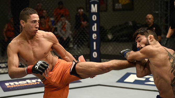 Steele kicks Mokhtarian during their bout on the previous episode of TUF