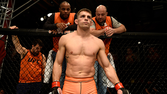 LAS VEGAS, NV - FEBRUARY 20: Tyler Diamond stands in his corner prior to facing Dulani Perry during the filming of <a href='../event/Ultimate-Fighter-Team-Serra-vs-Team-Hughes-Finale'><a href='../event/The-Ultimate-Fighter-Team-US-vs-Team-UK-FINALE'><a href='../event/The-Ultimate-Fighter-Heavyweights-FINALE'>The Ultimate Fighter:</a></a></a> Undefeated on February 20, 2017 in Las Vegas, Nevada. (Photo by Brandon Magnus/Zuffa LLC/Zuffa LLC via Getty Images)“ align=“center“/>The semifinals are now set after the final fight of the opening round took place on the latest episode of The Ultimate Fighter: Undefeated.<p>Before Team Cormier’s Tyler Diamond squared off with Team Miocic’s Dulani Perry, Richie Smullen returned home after suffering a crippling bout of cramps that forced him to drop out of the competition when he was unable to fight Allan Zuniga a week ago.</p><p>Smullen said that the doctors revealed that his muscles just broke down thanks in large part to over training throughout the season. As he walked in on a set of crutches, Smullen is still feeling the after effects of the bizarre muscle injury that kept him from competing this season.</p><p>„It was a scary experience,“ Smullen said. „I’m just going to take a bit of time and let my body heal.“</p><p><span class=