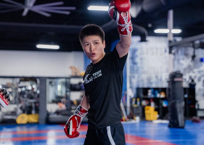 Zhang Weili trains at Fight Ready MMA in Scottsdale, Arizona, on October 5, 2021. (Photo by Zac Pacleb)